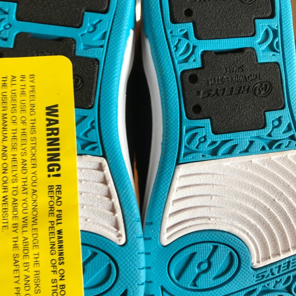 Heelys Authentic Wheeled Shoe 12 Y - Picture 5 of 8